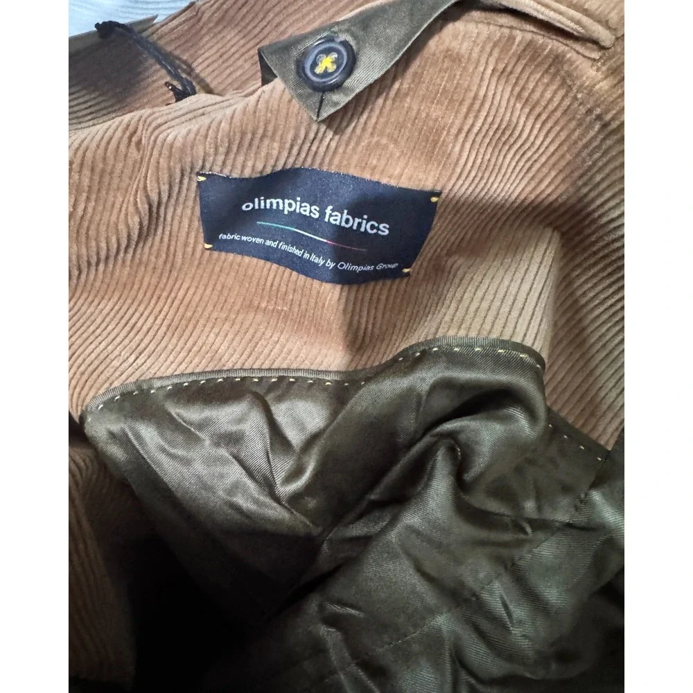 Banana Republic details brand